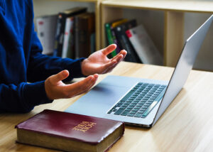 DESAFIOS DA “PORNOGRAFIA PASTORAL” NA CULTURA DIGITAL